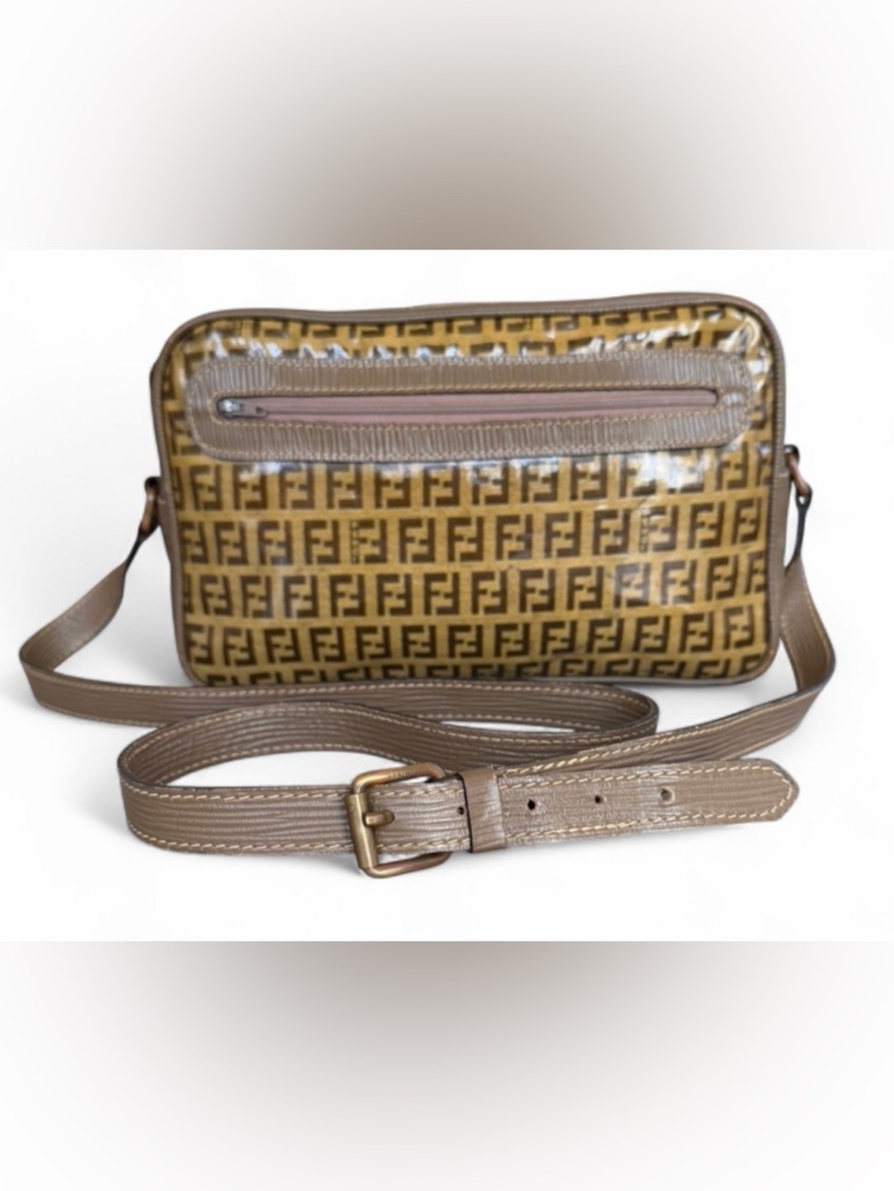Fendi Zucca monogram crossbody/shoulder bag. Comes with COA and Fendi dust bag. - Picture 4 of 17